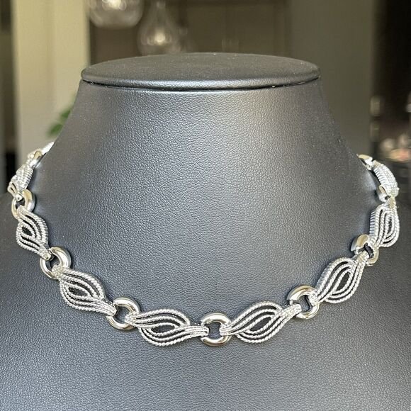 Vintage Unsigned TRIFARI Silver Tone Textured Link 16" Necklace Adjustable - Picture 1 of 5